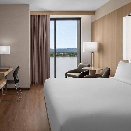 Ac Hotel By Marriott Vancouver Waterfront Exterior foto